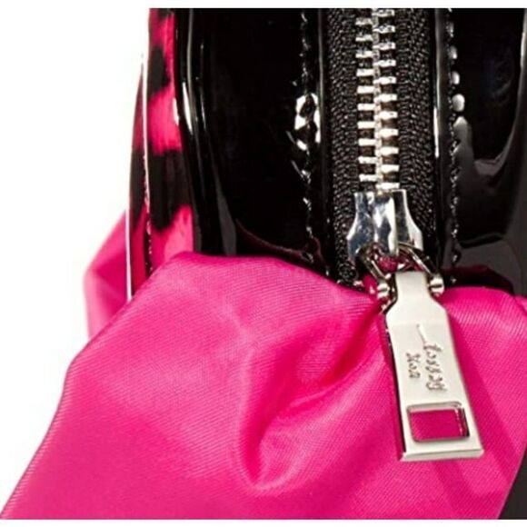 Betsey Johnson Kitsch Patent Heart Crossbody NWOT - Picture 5 of 8